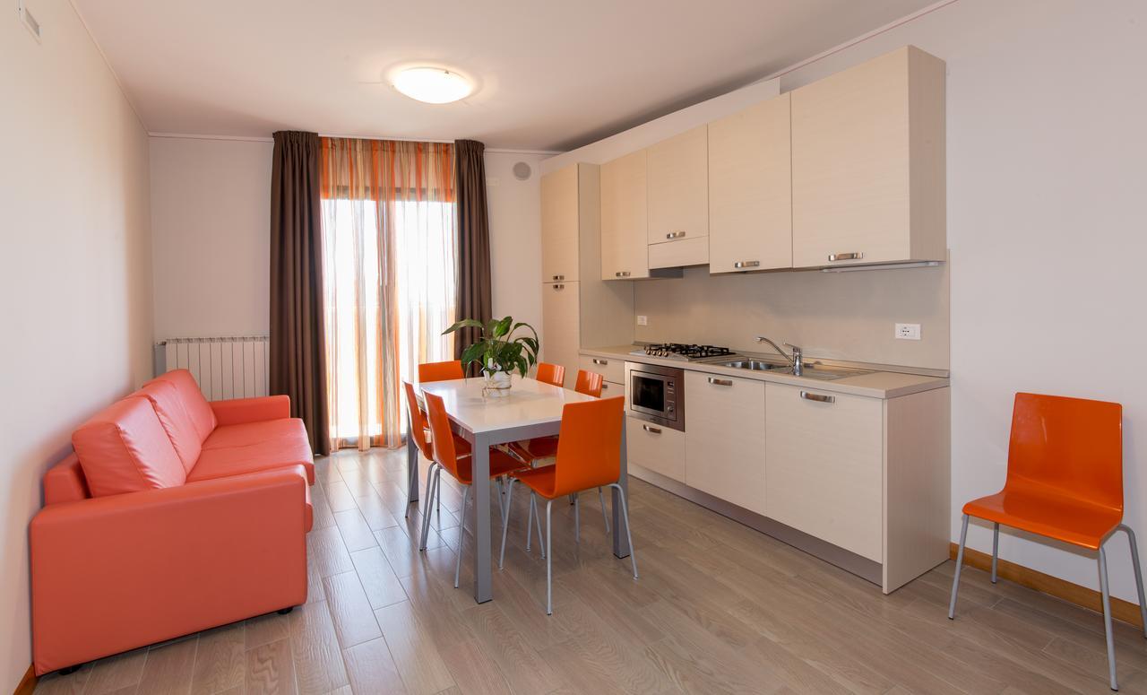 Residence California ลิโดดิเยโซโล ภายนอก รูปภาพ